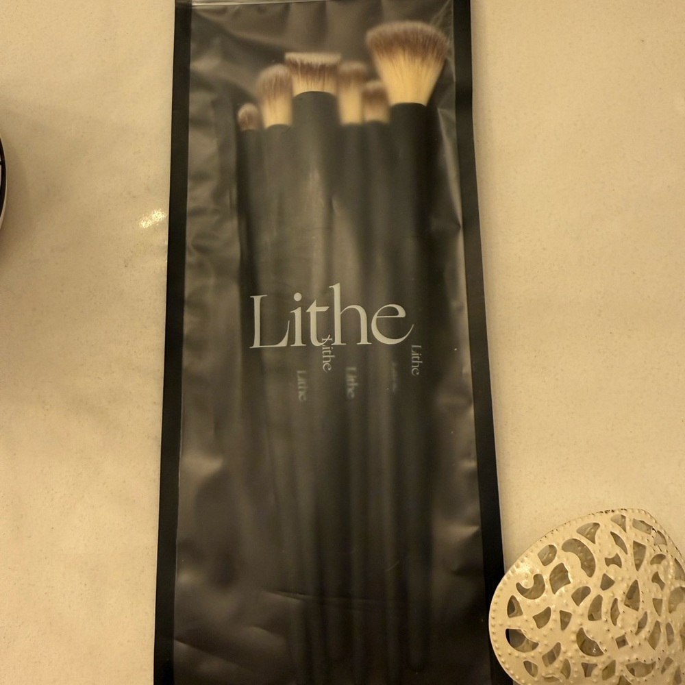 New - Lithe Black‎ Makeup Brush Set